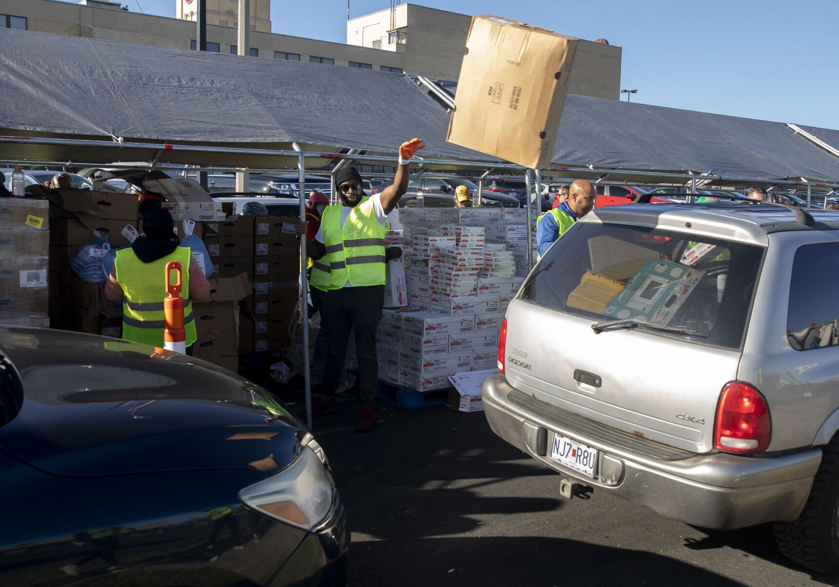 Urban League of Metropolitan St. Louis helps families in need for Thanksgiving